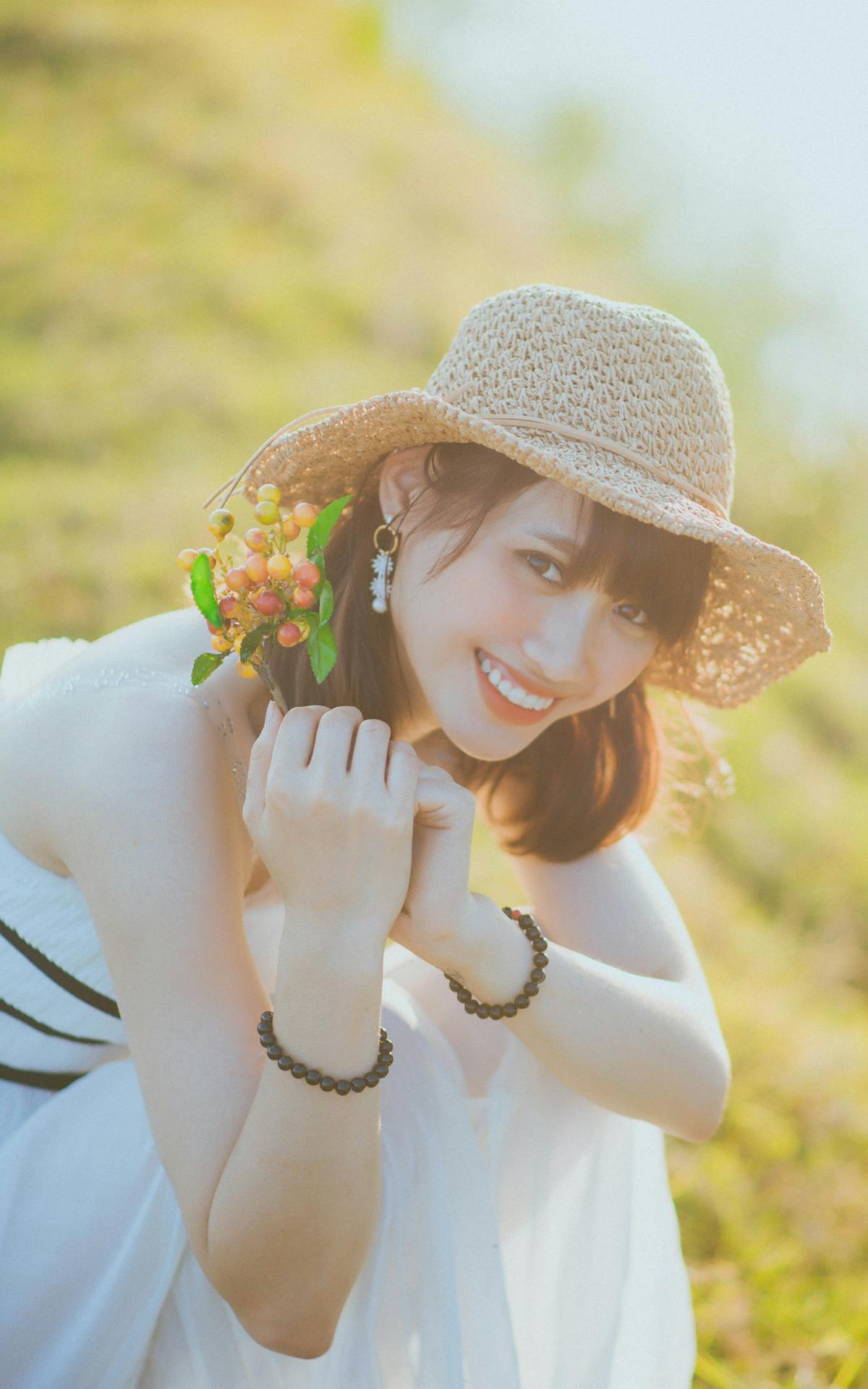光に包まれた笑顔
